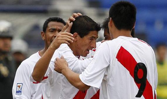 Gol de Perú a Bolivia