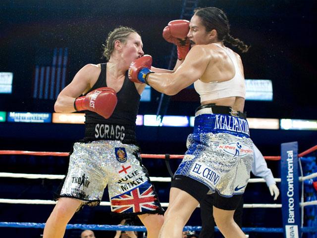 Kina sigue siendo la campeona mundial superpluma