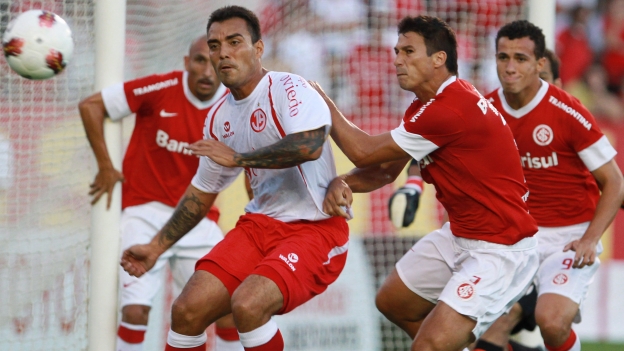 Juan Aurich, Inter de Porto Alegre - Aurich quiere ganarle en mesa al Inter